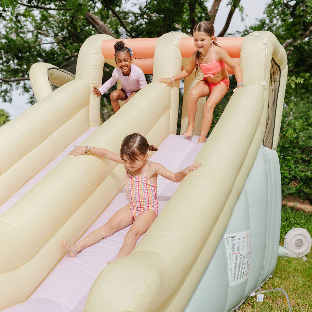 🔥Children's Toy Water Slide - Water Bounce House, Suitable for 3 Years and Up - One Machine